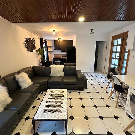 Agreable Appartement Dans Une Maison Saint-Denis  Buitenkant foto