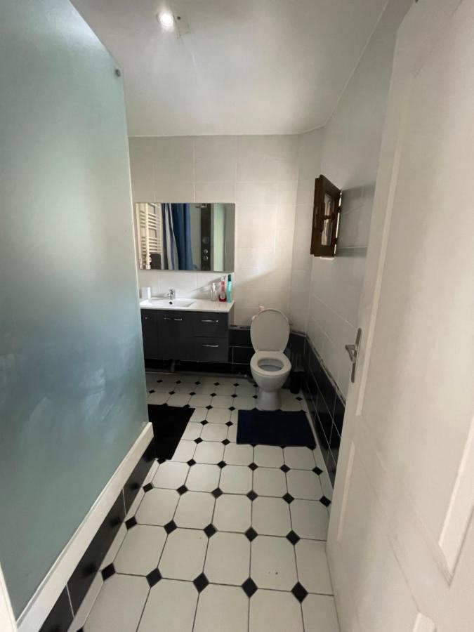 Agreable Appartement Dans Une Maison Saint-Denis  Buitenkant foto