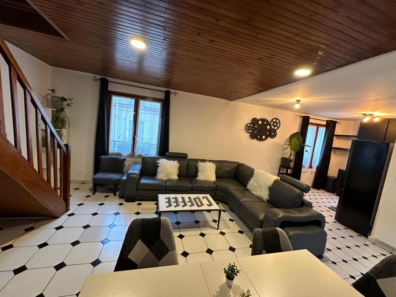 Agreable Appartement Dans Une Maison Saint-Denis  Buitenkant foto